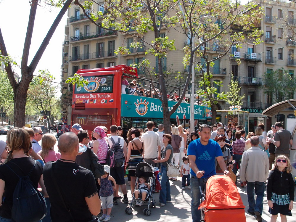 MKS_Barcelona_2011_129.JPG - Lang kø mon bussen, vi valgte at gå.