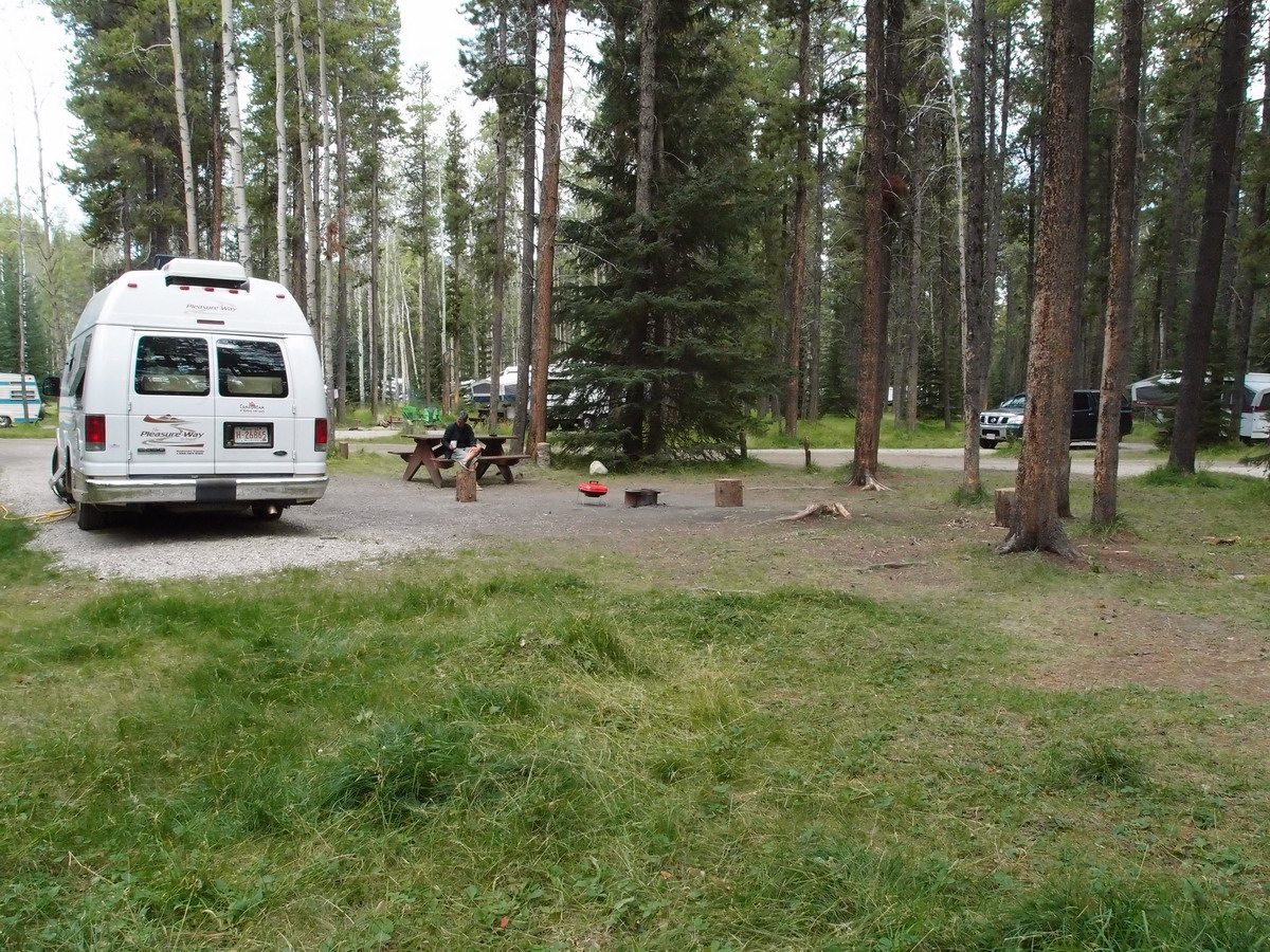 MKS_Can2011_1982.JPG - Fra Campingpladsen i Jasper, som i alt har 781 pladser.